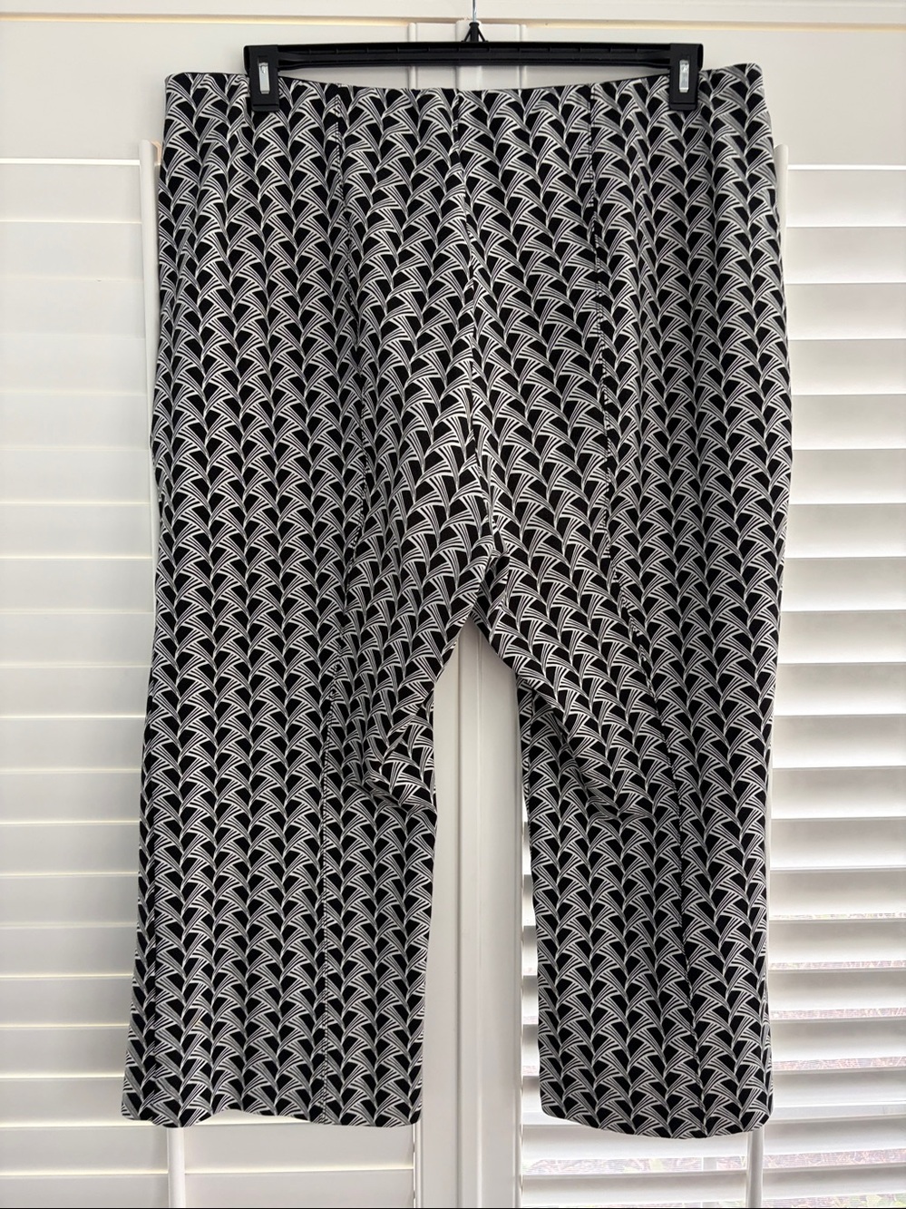 Anthropologie Maeve Margot Geo Print Kick Flare Crop - Picture 9 of 13